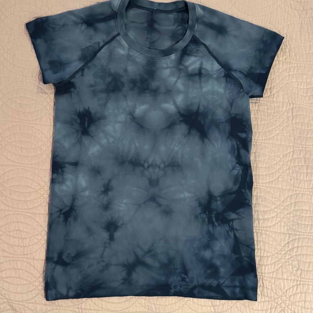 Lululemon Tie-Dye Blue Swiftly Tech size 10